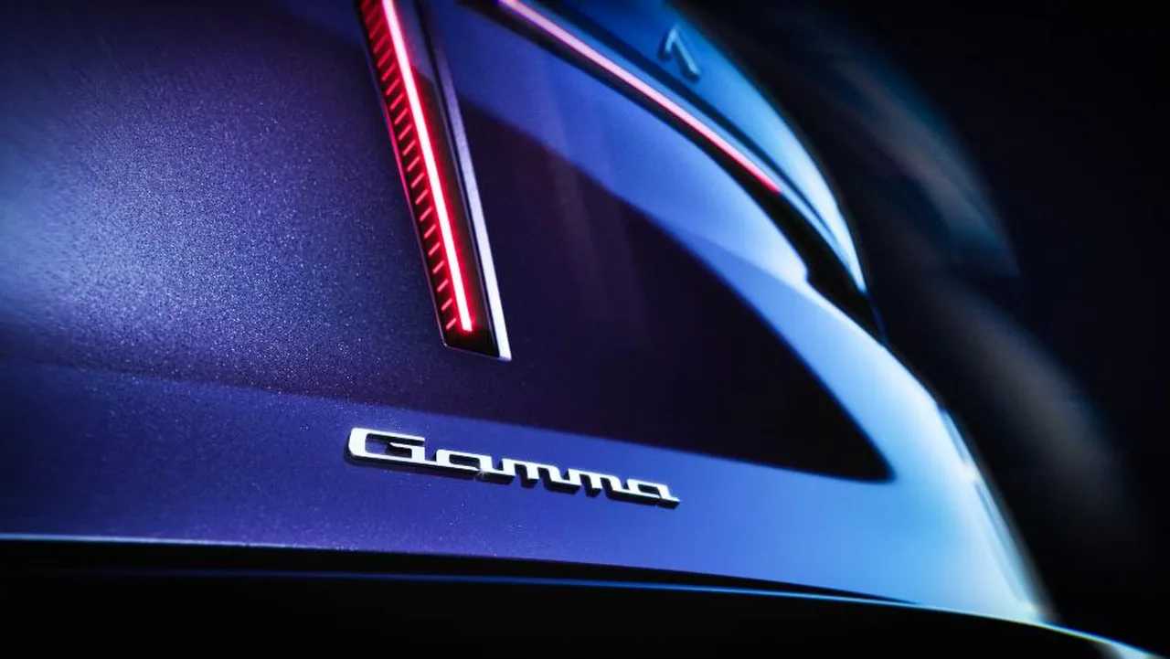 Lancia Gamma: detalle del diseño con firma lumínica distintiva.