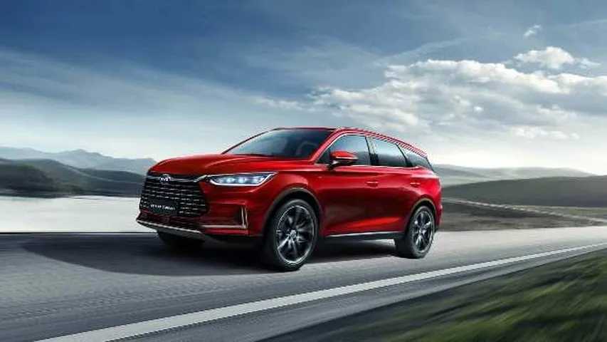 BYD Tang: SUV eléctrico chino busca liderar mercado español con diseño, rendimiento y precio.