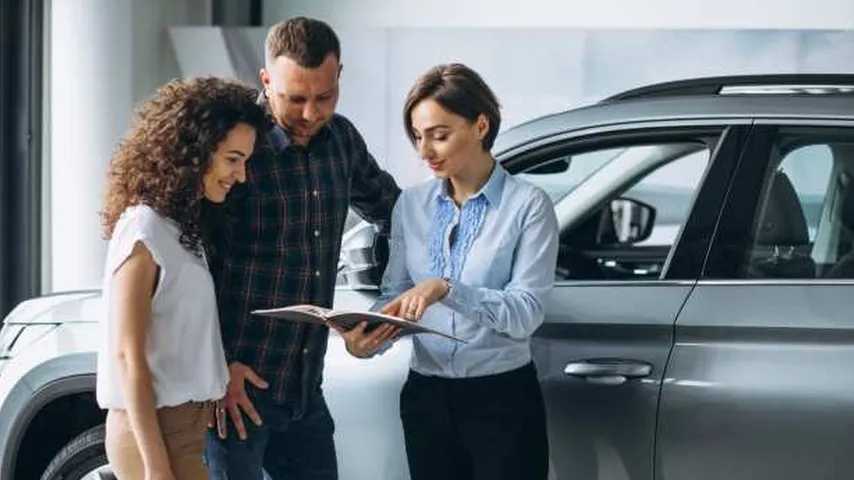 Te contamos que fecha es la mejor para comprarte un coche. (Foto: Freepik)