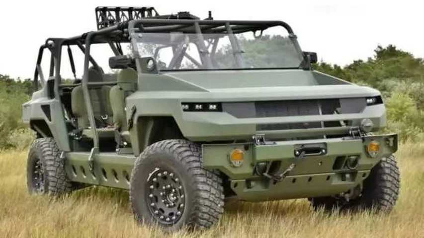 GMC reemplaza el legendario HUMVEE con el eMCV, un vehículo militar eléctrico con 1.000 CV y 500 km de autonomía.