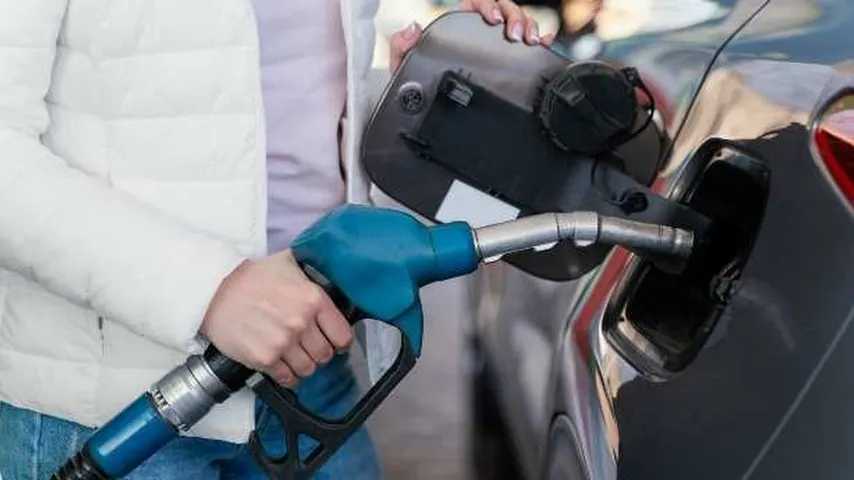 Te damos consejos para evitar sanciones cuando eches gasolina. (Foto: Freepik)