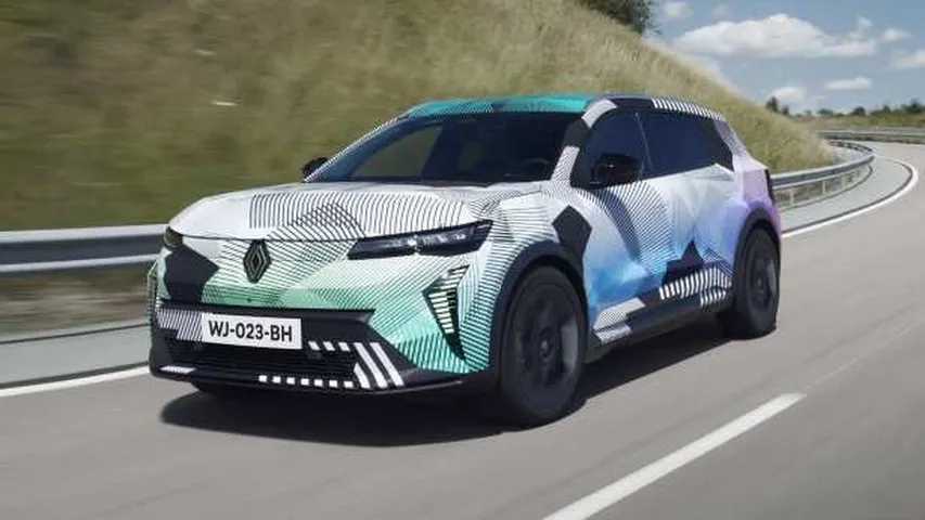 Renault Scenic E-Tech Electric, renovación del monovolumen familiar ahora 100 eléctrico, disponible en 2024.